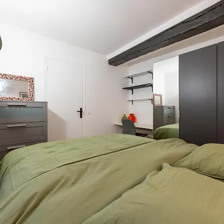 Bright Modern Vintage Renovated Flat In Le Marais * Paříž