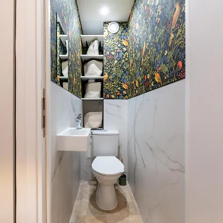 Bright Modern Vintage Renovated Flat In Le Marais Apartmán